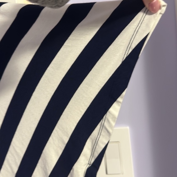 EUC Laurel, Size 10, Diagonal Cut, Loose Beautiful Top - Picture 7 of 9